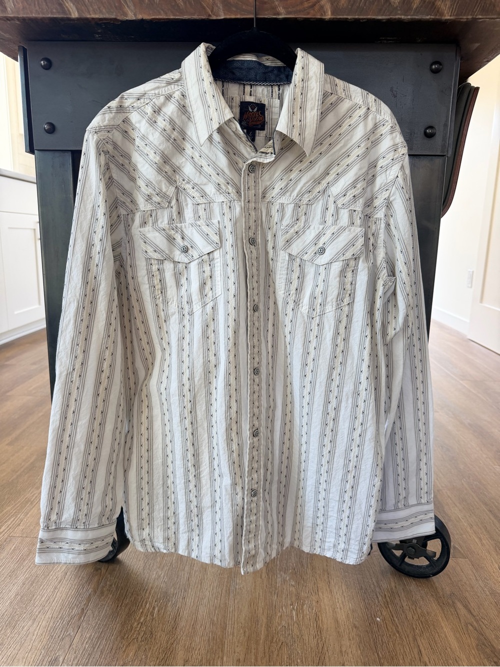 MOONSHINE SPIRIT®  - STRIPED
LONG SLEEVE SNAP WESTERN SHIRT - size l